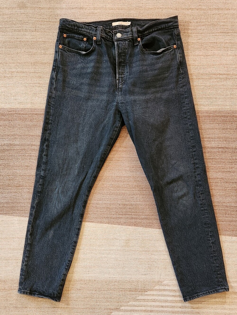 Levi's Premium Wedgie Straight Ankle Jeans in Black